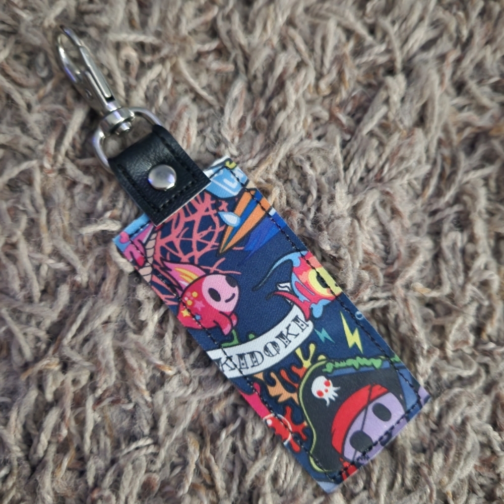 One custom tag for toys in sea punk print